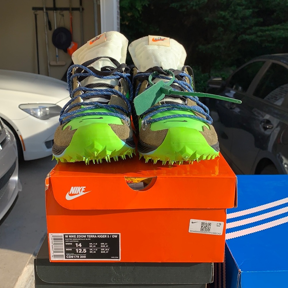 Nike womens Zoom Terra Kiger 5 /OW